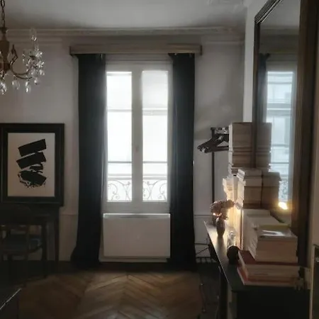 Typical And Authentic Parisian Flat * Párizs