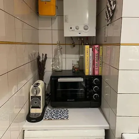 Apartman Typical And Authentic Parisian Flat *