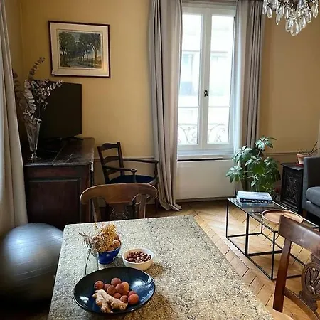 Apartman Typical And Authentic Parisian Flat Párizs
